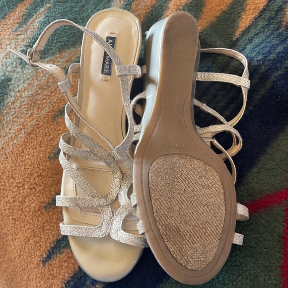 Heels - Picture 5 of 7